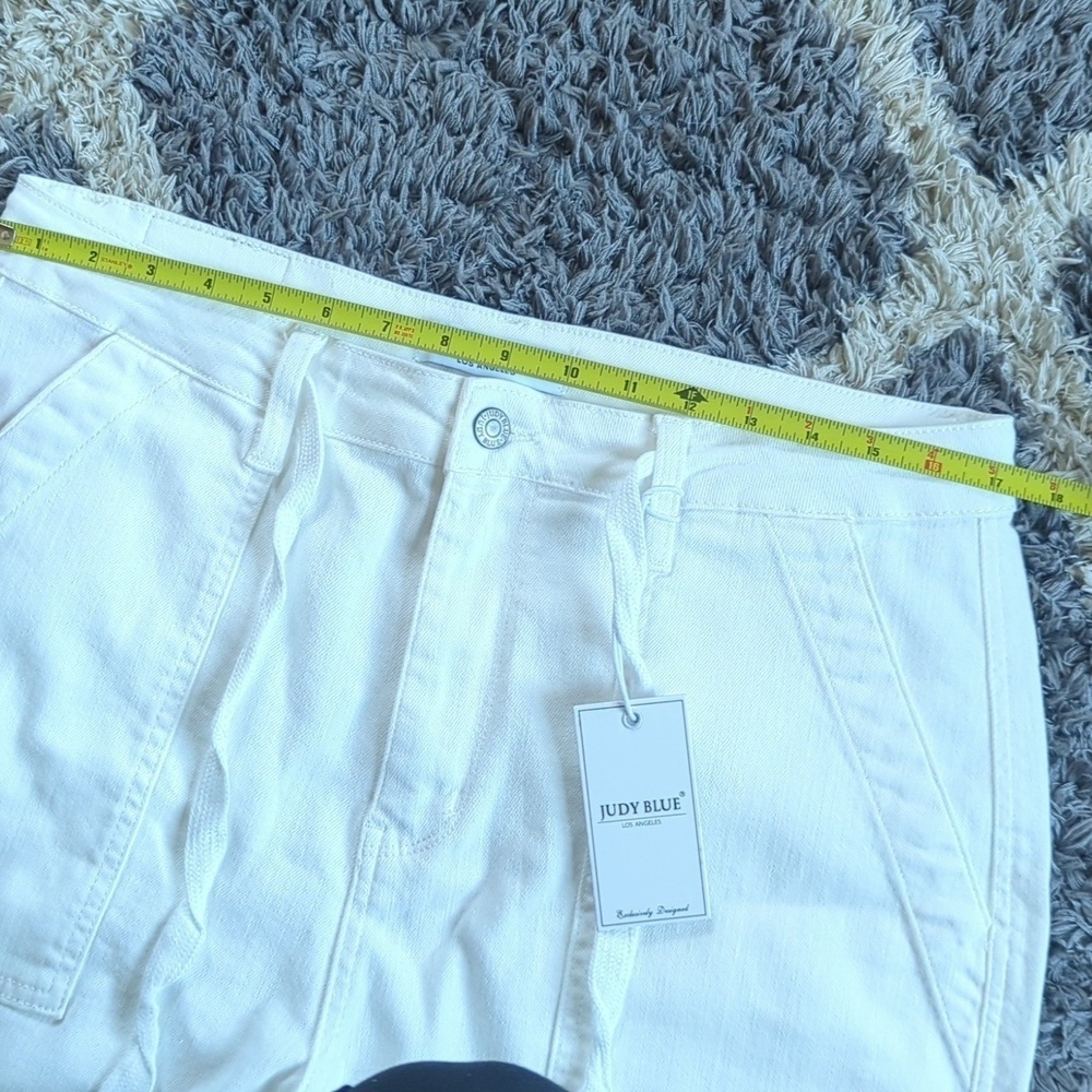 NWT Judy Blue Cuffed Denim Jogger White Size 13/31 - Picture 6 of 8